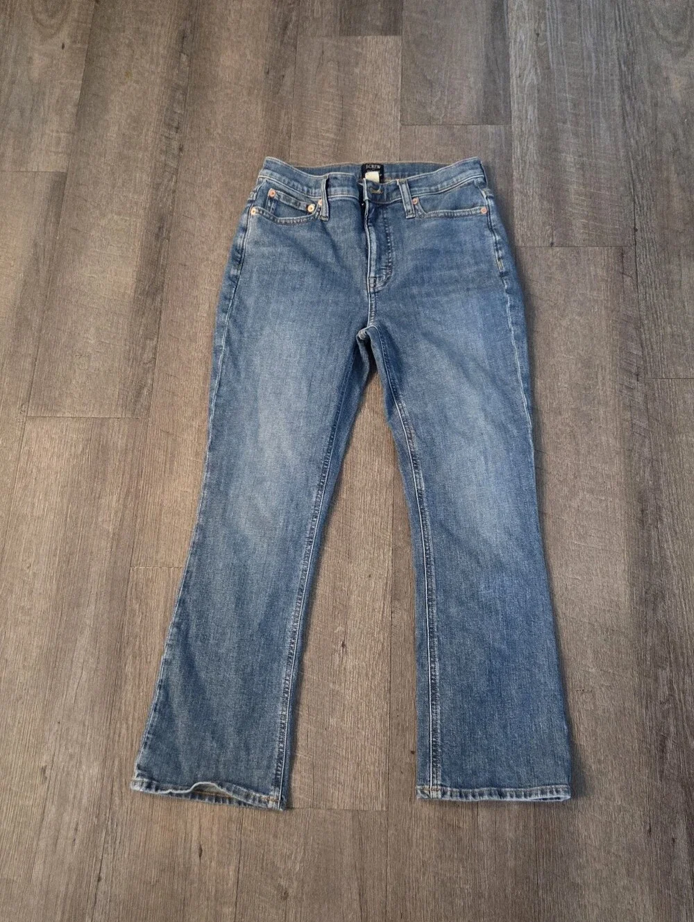 J.CREW Mid-Rise Flare Crop Jean in All-Day Stretch Size 6/28 Medium Wash